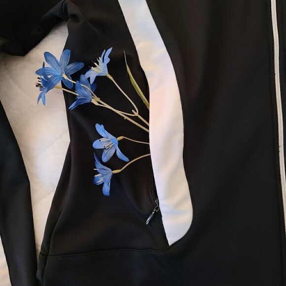 Tail Athletic Jacket and Pant Warm-up Set in Black & White Small - Picture 7 of 15